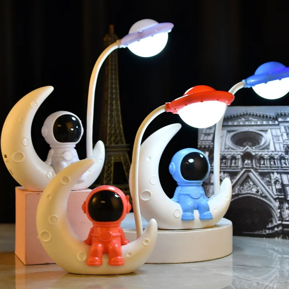 Moon Astronaut LED Nightlight - Sci-Fi Bedroom Decor